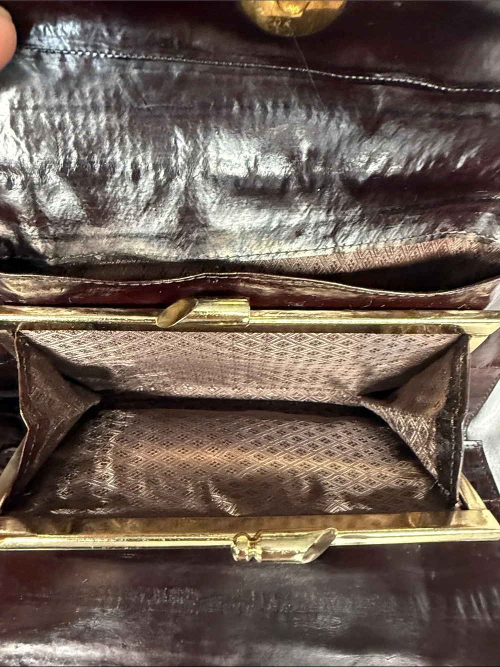 N/A sleek leather